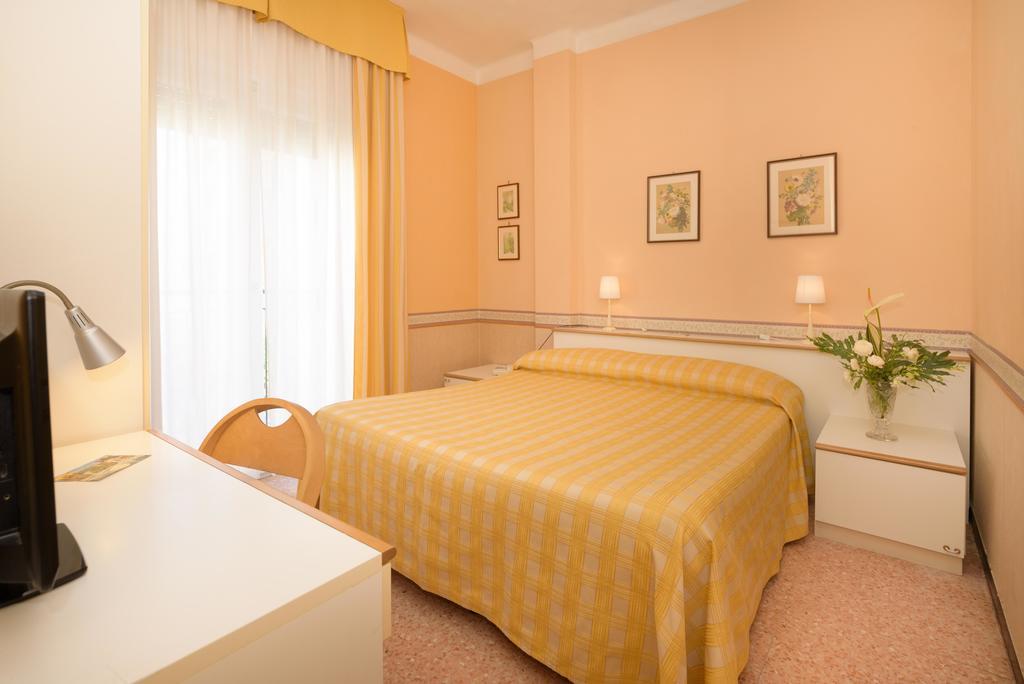 Hotel Morchio Diano Marina Exterior foto