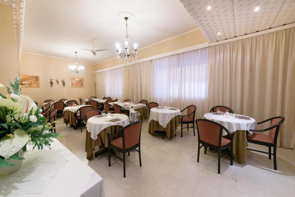 Hotel Morchio Diano Marina Exterior foto