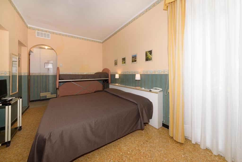 Hotel Morchio Diano Marina Exterior foto